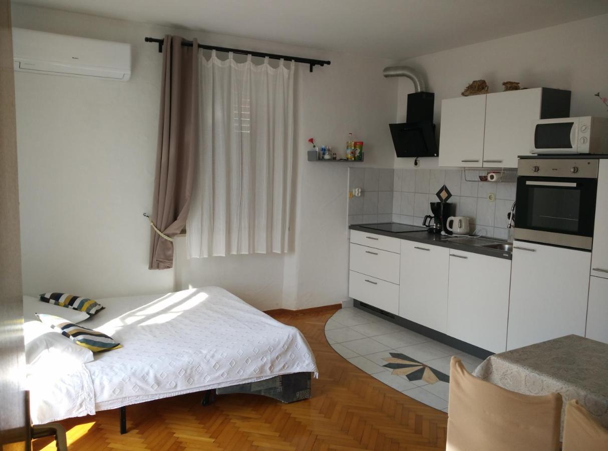 Apartments Gina Trogir Exteriör bild